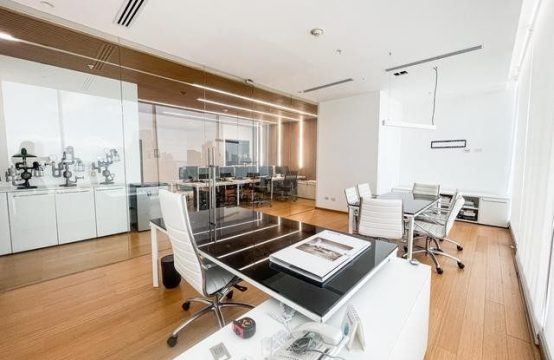 Luxurious office for sale in PH Sortis