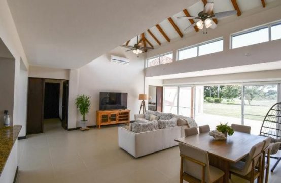 Modern three-bedroom villa in Costa Bla
